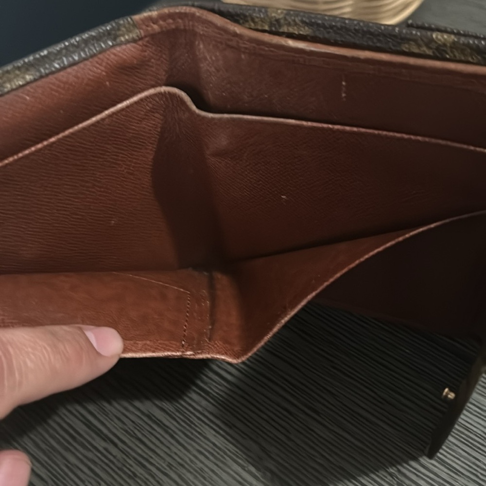 ✨️LOUIS VUITTON MONOGRAM WALLET - Picture 8 of 11